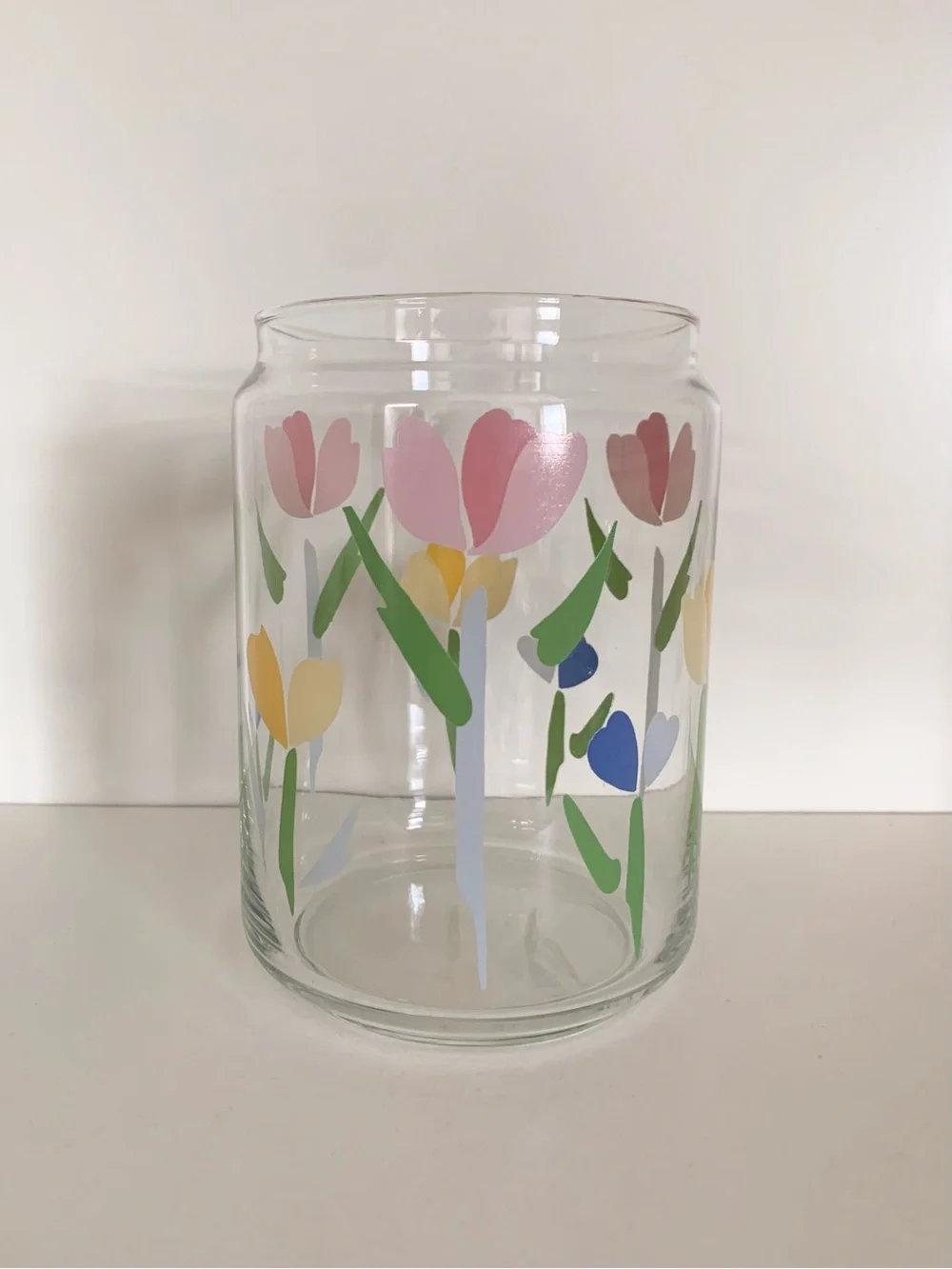 Hold Vintage glass tulip vase